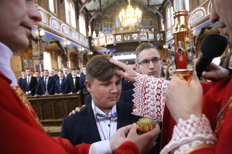 Bierzmowanie w Jurkowie k. Dobrej