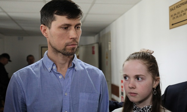 Polacy ratują rosyjską rodzinę. "Telefony od dziennikarzy z całego świata. Zwłaszcza Rosji. Polacy są dla nich bohaterami"