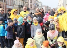 Dzieci ze Szkoły Podstawowej Skrzydła prowadzonej przez Fundację Skrzydła dla Edukacji wzięły udział w inauguracji wyścigu.