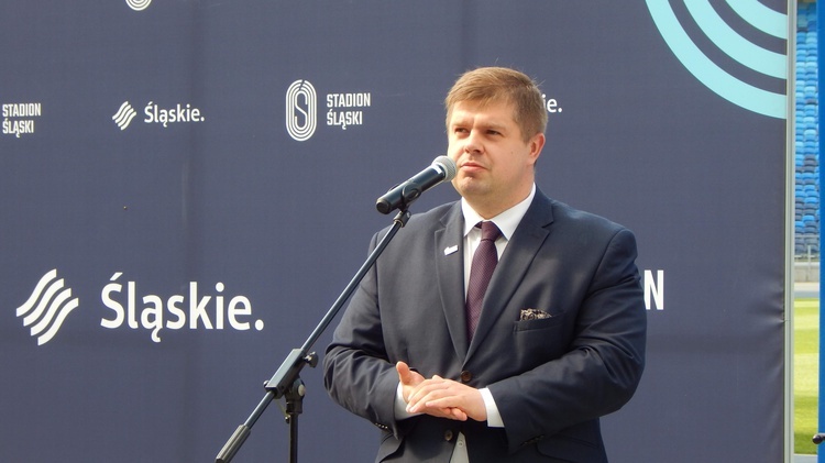 Trening Anity Włodarczyk z dziećmi na Stadionie Śląskim