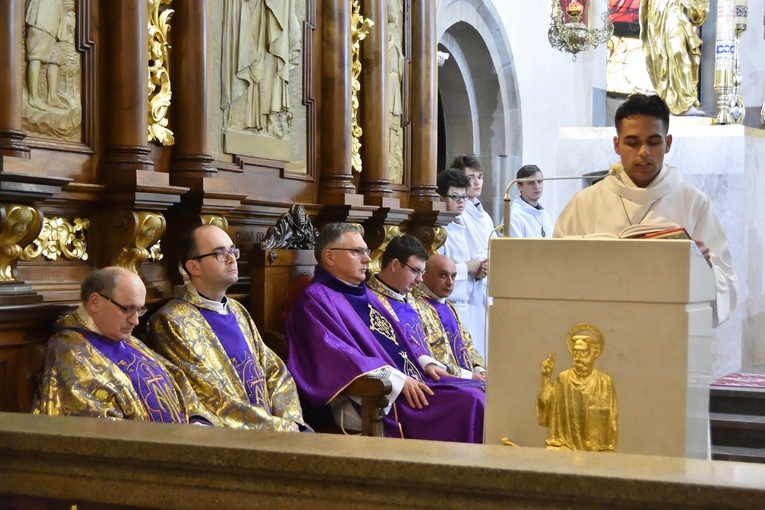 Limanowa: Błogosławieństwo nowych lektorów 