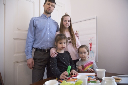 Szwedzi chcieli zabrać dzieci, ojciec uciekł z nimi do Polski