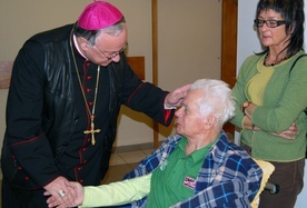 Dla abp. Zimowskiego chorzy i cierpiący byli szczególnym przedmiotem pasterskiej troski.