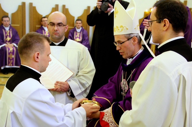 Tarnowskie seminarium. Przyjęcie do posługi lektoratu i akolitatu