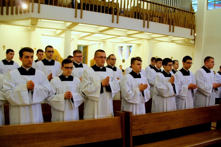 Tarnowskie seminarium. Przyjęcie do posługi lektoratu i akolitatu