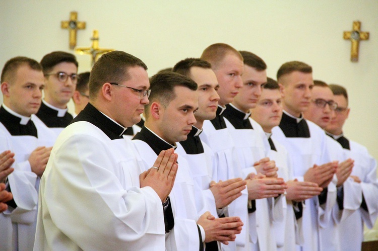 Tarnowskie seminarium. Przyjęcie do posługi lektoratu i akolitatu