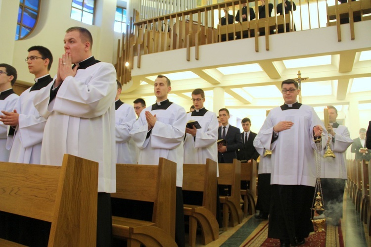 Tarnowskie seminarium. Przyjęcie do posługi lektoratu i akolitatu