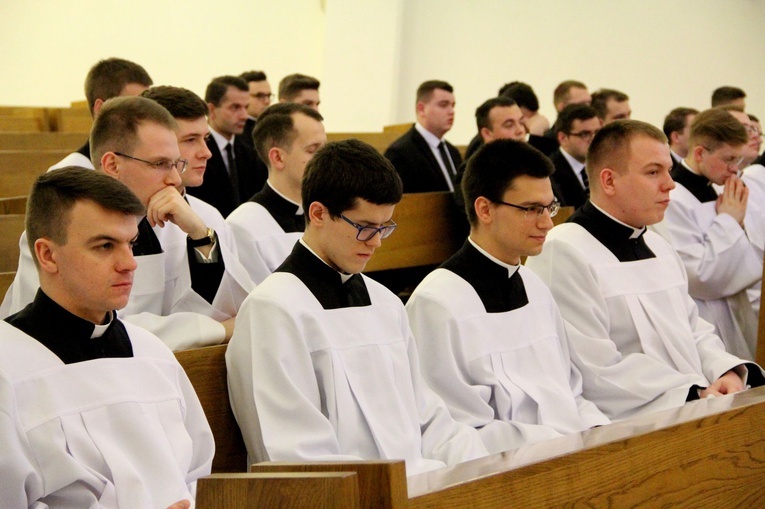 Tarnowskie seminarium. Przyjęcie do posługi lektoratu i akolitatu