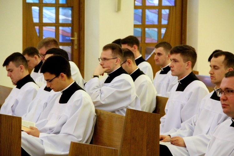 Tarnowskie seminarium. Przyjęcie do posługi lektoratu i akolitatu