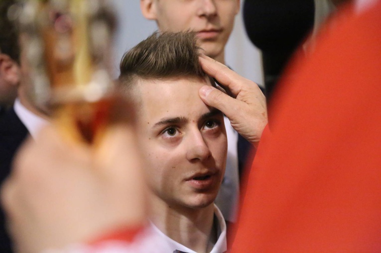 Bierzmowanie w Zakliczynie, cz. 1