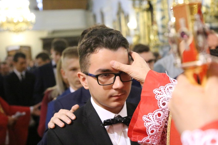 Bierzmowanie w Zakliczynie, cz. 1