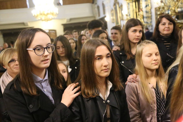 Bierzmowanie w Zakliczynie, cz. 1