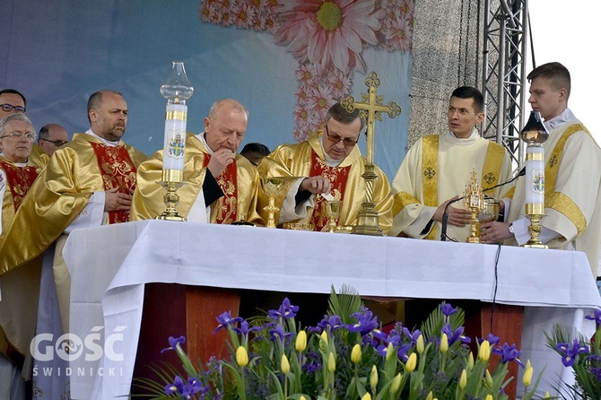 Msza papieska na wałbrzyskim stadionie