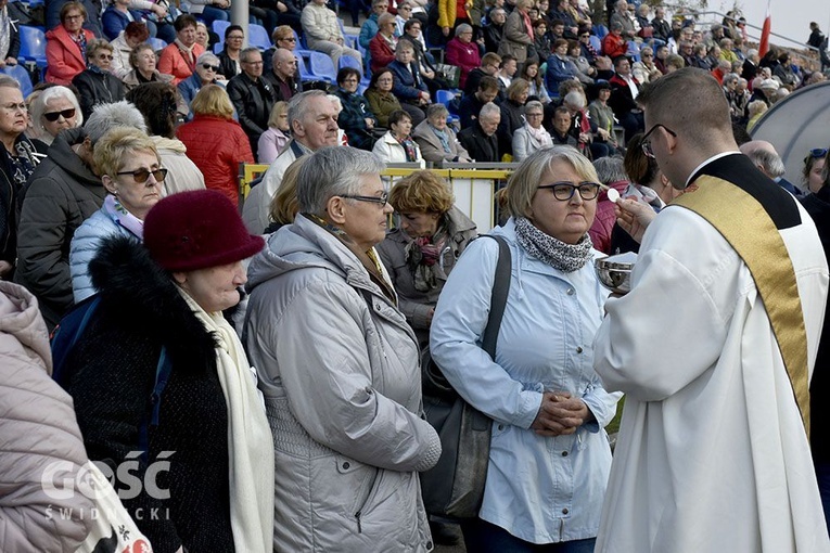 Msza papieska na wałbrzyskim stadionie