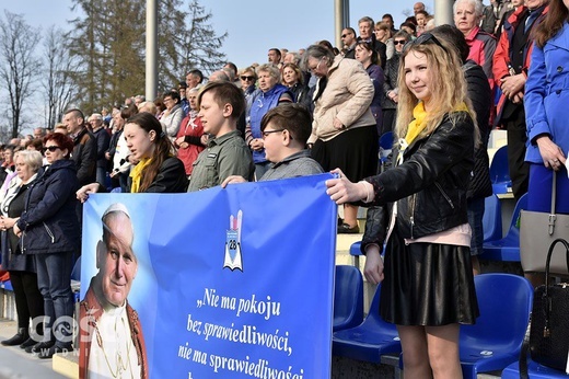 Msza papieska na wałbrzyskim stadionie