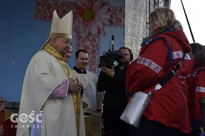 Msza papieska na wałbrzyskim stadionie