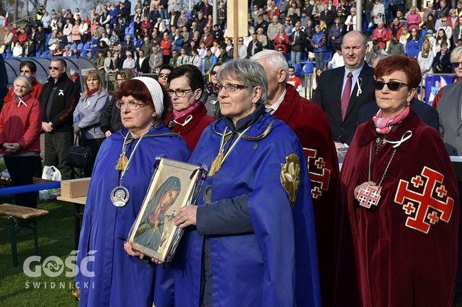 Msza papieska na wałbrzyskim stadionie