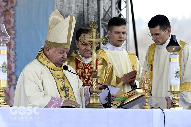 Msza papieska na wałbrzyskim stadionie