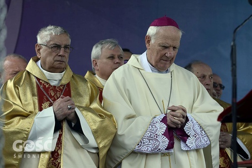 Msza papieska na wałbrzyskim stadionie