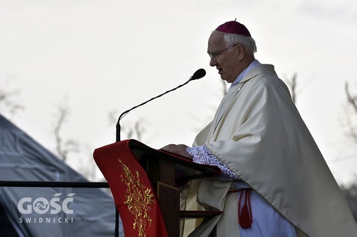 Msza papieska na wałbrzyskim stadionie