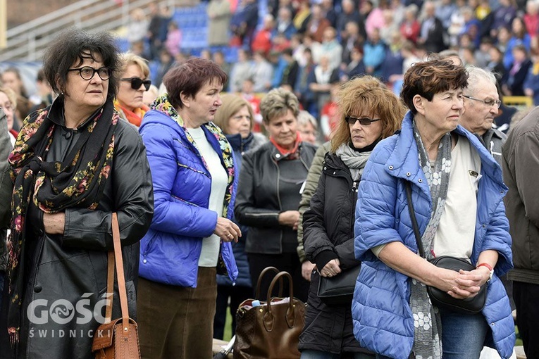 Msza papieska na wałbrzyskim stadionie