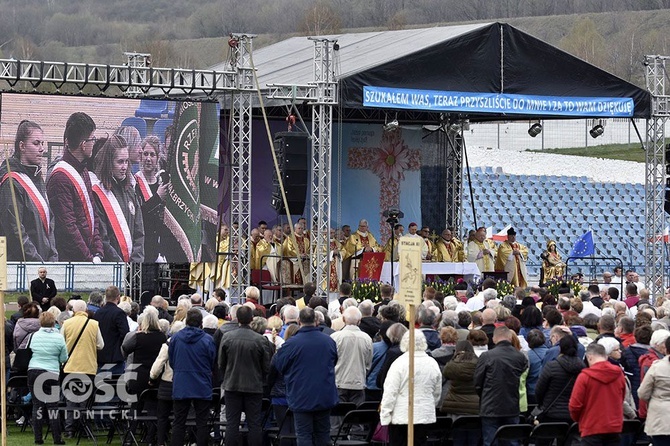 Msza papieska na wałbrzyskim stadionie