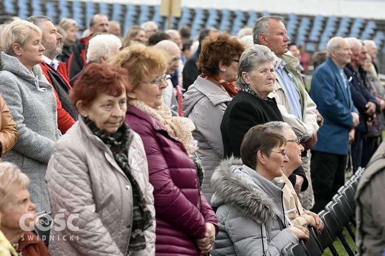 Msza papieska na wałbrzyskim stadionie