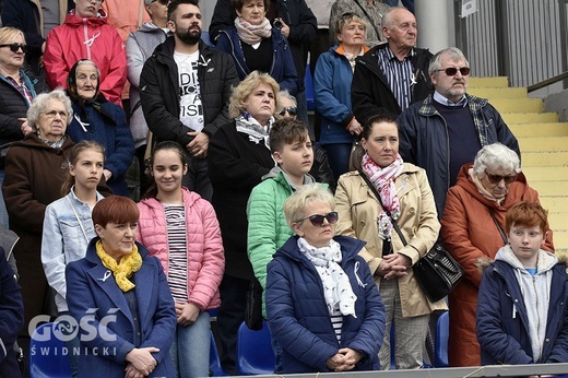 Msza papieska na wałbrzyskim stadionie