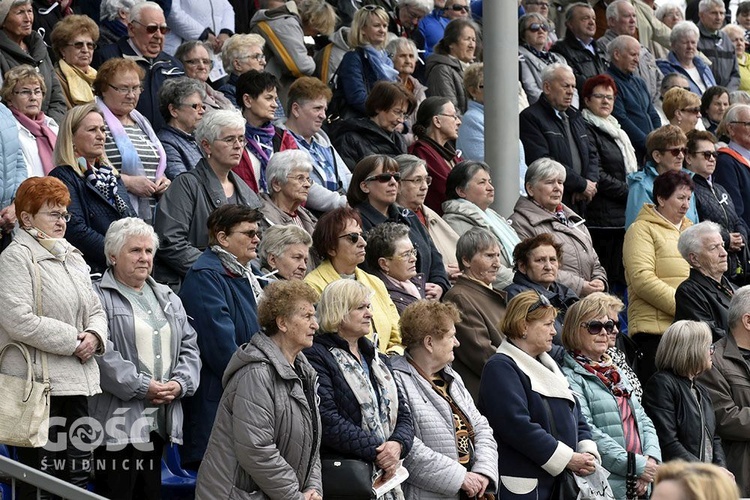 Msza papieska na wałbrzyskim stadionie