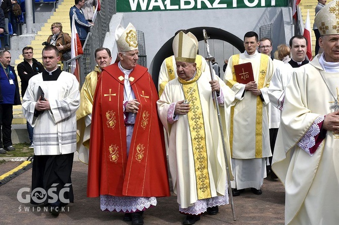 Msza papieska na wałbrzyskim stadionie