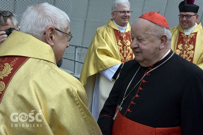 Msza papieska na wałbrzyskim stadionie