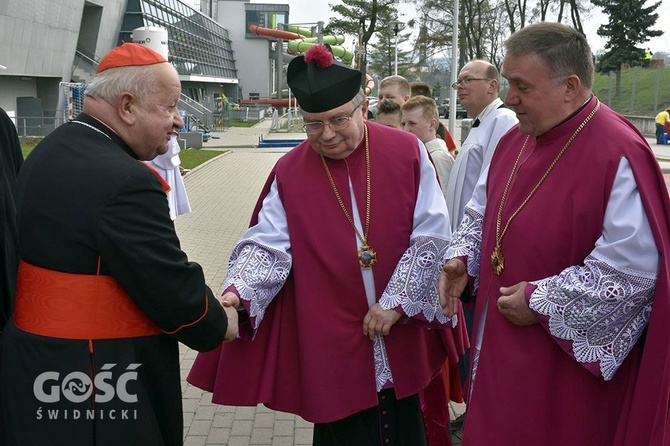 Msza papieska na wałbrzyskim stadionie