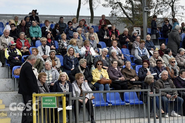 Msza papieska na wałbrzyskim stadionie