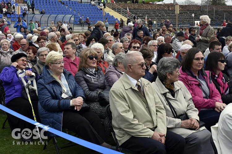 Msza papieska na wałbrzyskim stadionie