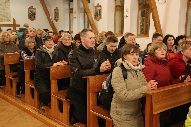 Nocna Piesza Pielgrzymka z Gniechowic do sanktuarium w Sulistrowiczkach