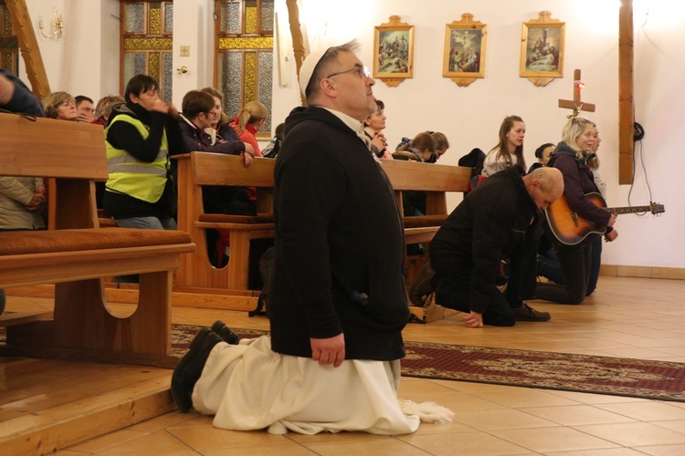 Nocna Piesza Pielgrzymka z Gniechowic do sanktuarium w Sulistrowiczkach