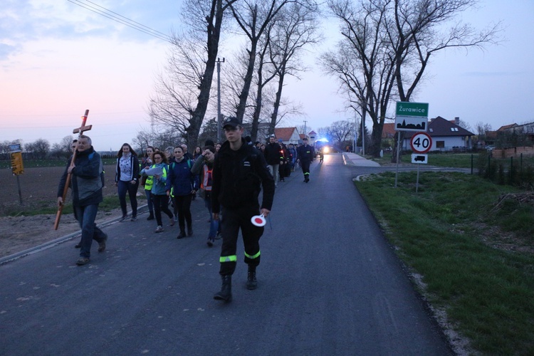 Nocna Piesza Pielgrzymka z Gniechowic do sanktuarium w Sulistrowiczkach