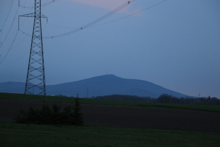 Nocna Piesza Pielgrzymka z Gniechowic do sanktuarium w Sulistrowiczkach