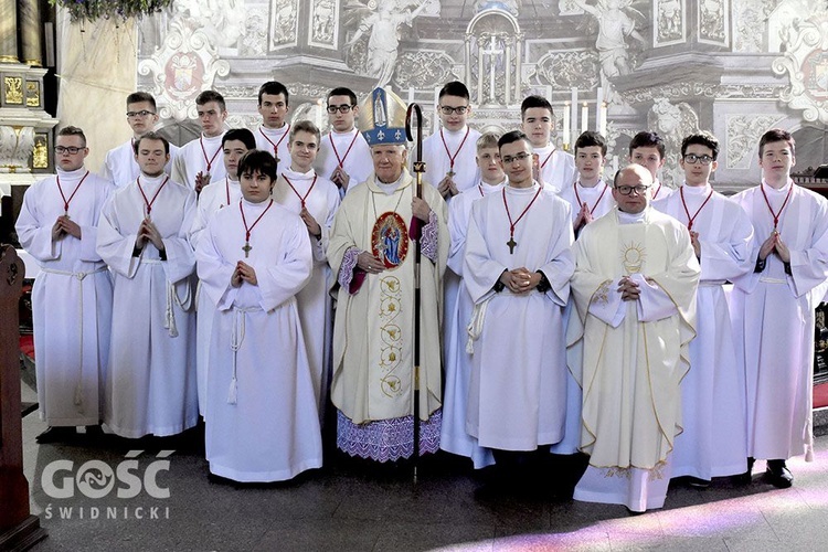 Błogosławieństwo nadzwyczajnych szafarzy, ceremoniarzy i lektorów