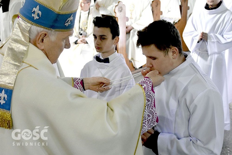 Błogosławieństwo nadzwyczajnych szafarzy, ceremoniarzy i lektorów