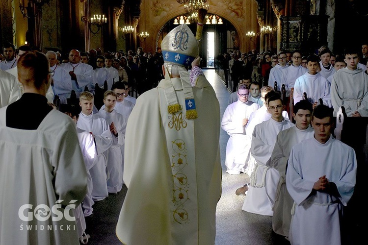 Błogosławieństwo nadzwyczajnych szafarzy, ceremoniarzy i lektorów