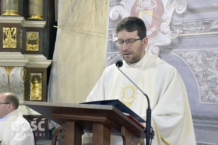 Błogosławieństwo nadzwyczajnych szafarzy, ceremoniarzy i lektorów