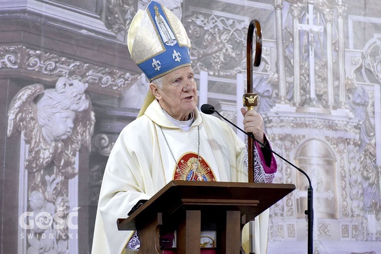 Błogosławieństwo nadzwyczajnych szafarzy, ceremoniarzy i lektorów