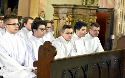 Błogosławieństwo nadzwyczajnych szafarzy, ceremoniarzy i lektorów