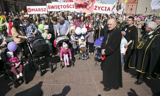 Marsz dla Życia. Specjalne błogosławieństwo dla rodzin od kardynała