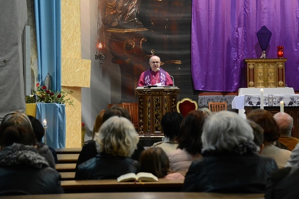 Opole. Gorzkie Żale dla małżeństw w kryzysie