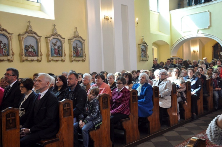 Wprowadzenie relikwi św. JP II w Chróścinie Opolskiej