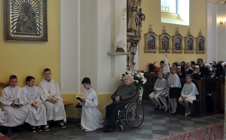 Wprowadzenie relikwi św. JP II w Chróścinie Opolskiej