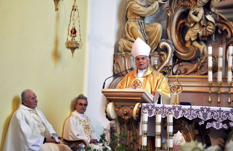 Wprowadzenie relikwi św. JP II w Chróścinie Opolskiej