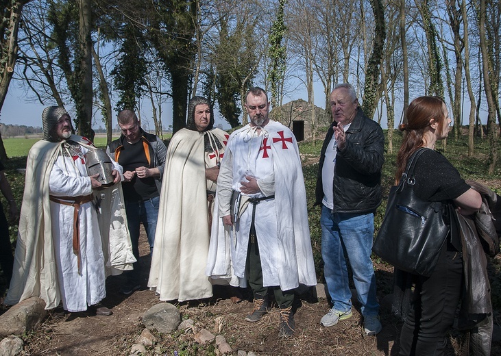 Z szacunku dla przeszłości. Rewitalizacja cmentarza w Miłkowie